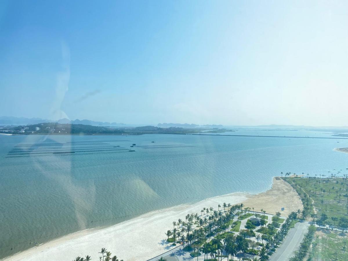 A La Carte Ha Long Apartment By The Beach Esterno foto