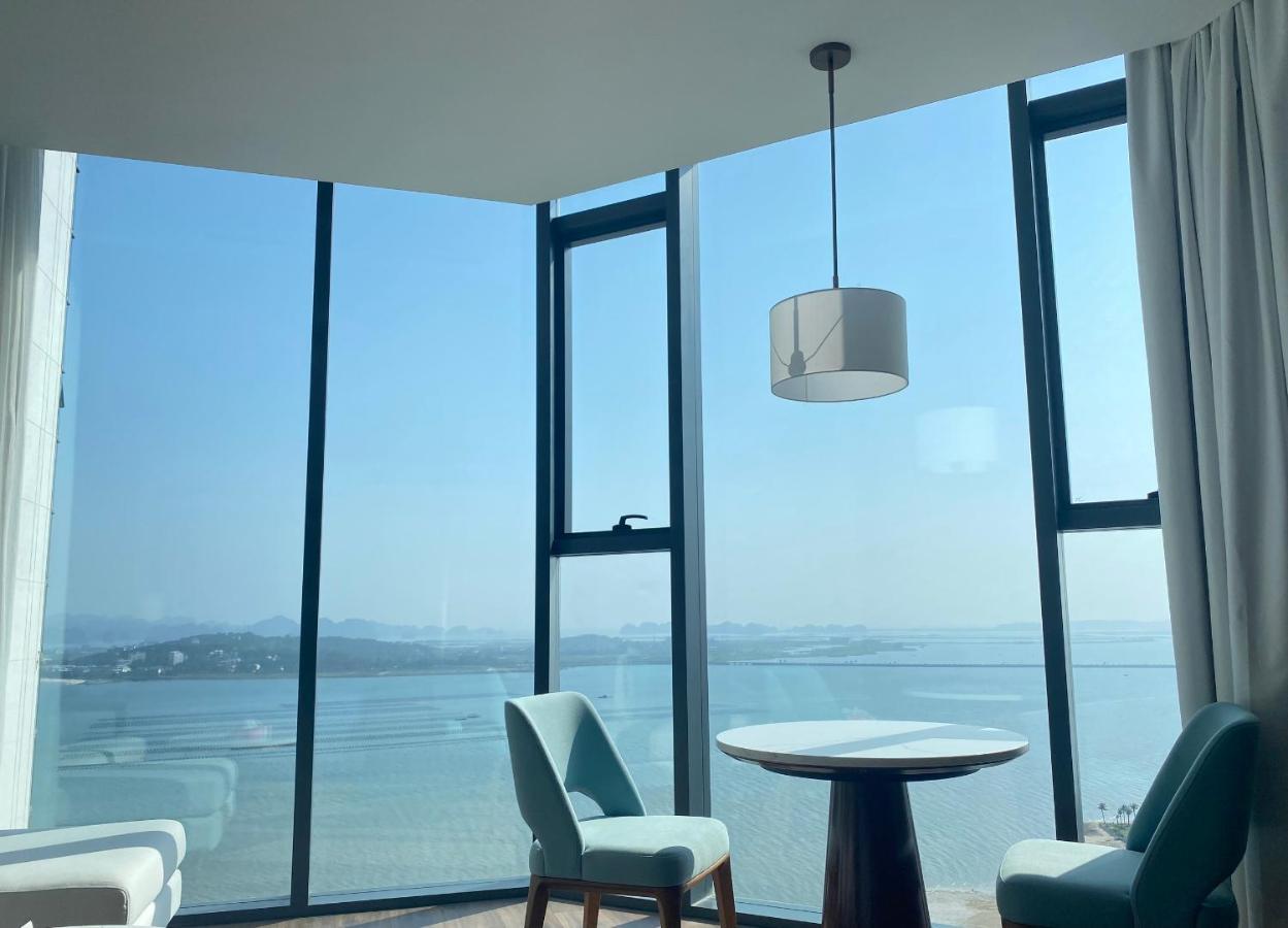 A La Carte Ha Long Apartment By The Beach Esterno foto