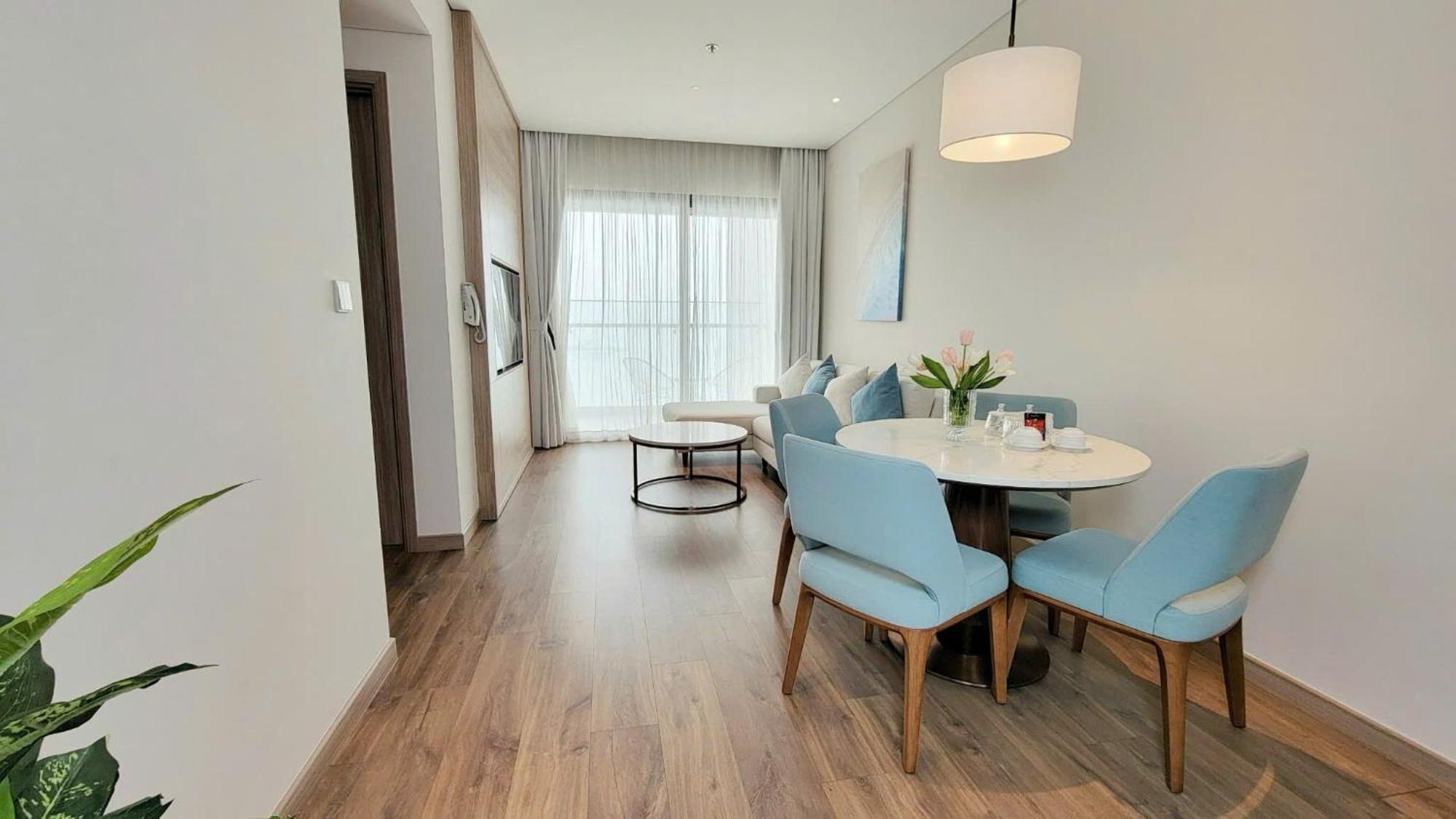 A La Carte Ha Long Apartment By The Beach Esterno foto
