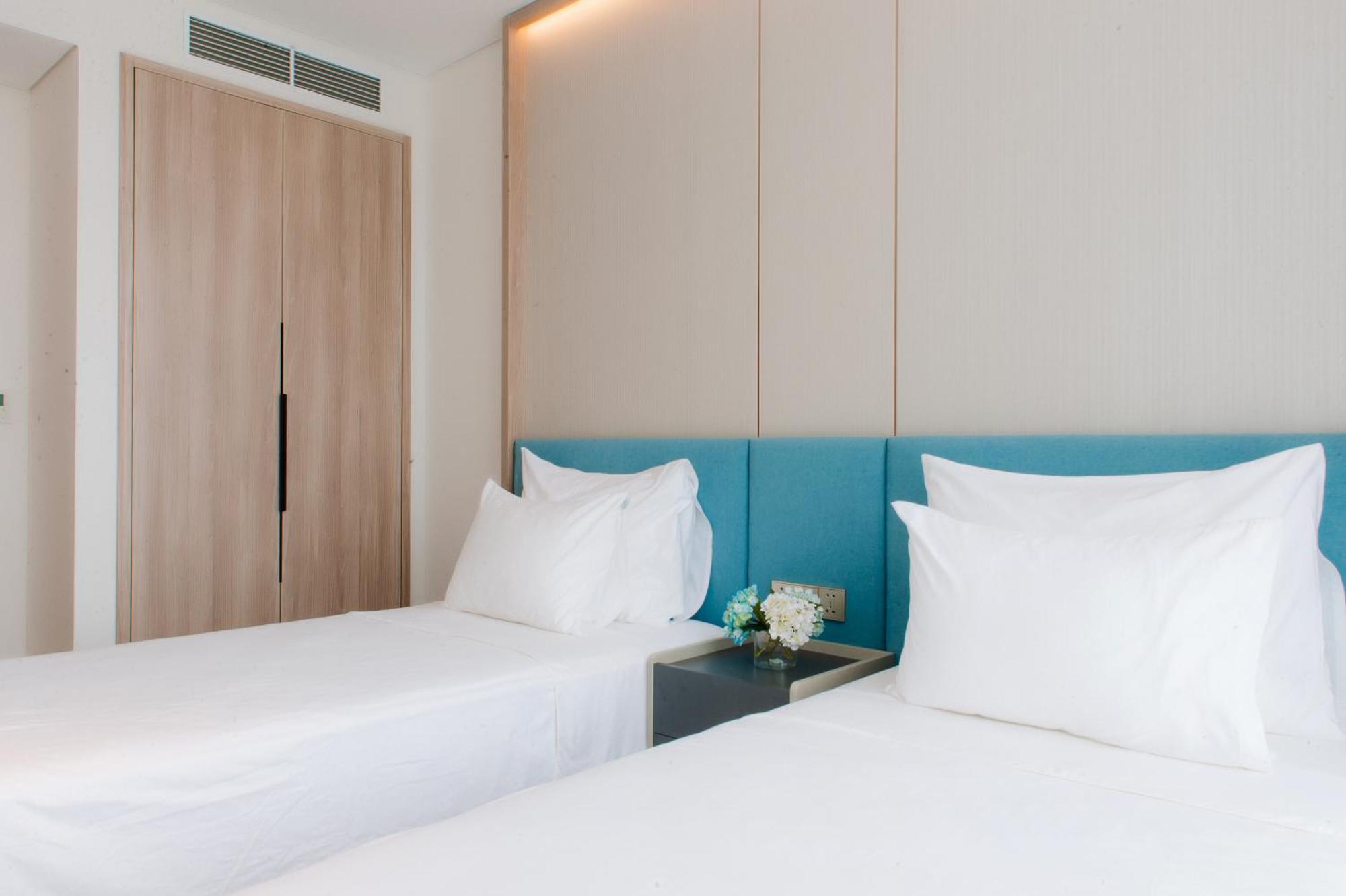 A La Carte Ha Long Apartment By The Beach Esterno foto