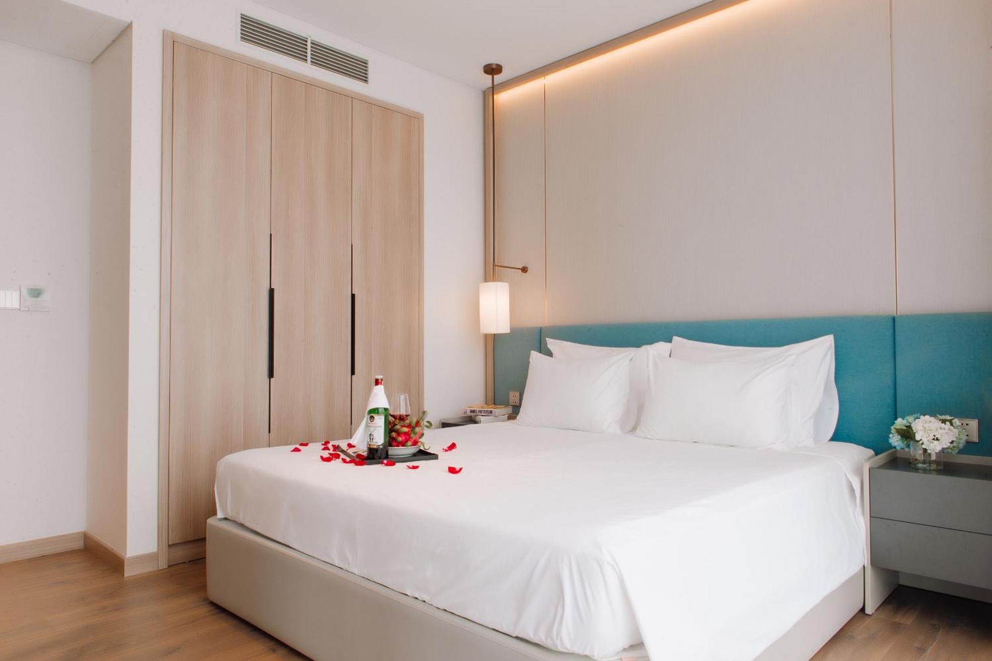 A La Carte Ha Long Apartment By The Beach Esterno foto