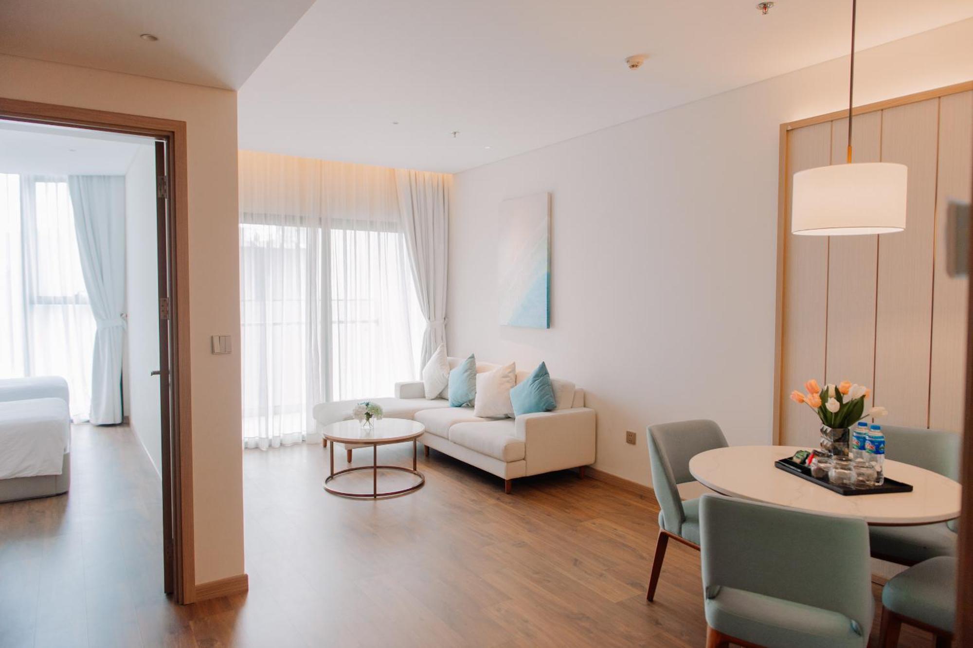A La Carte Ha Long Apartment By The Beach Esterno foto