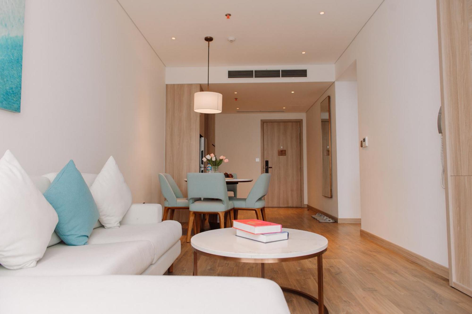 A La Carte Ha Long Apartment By The Beach Esterno foto