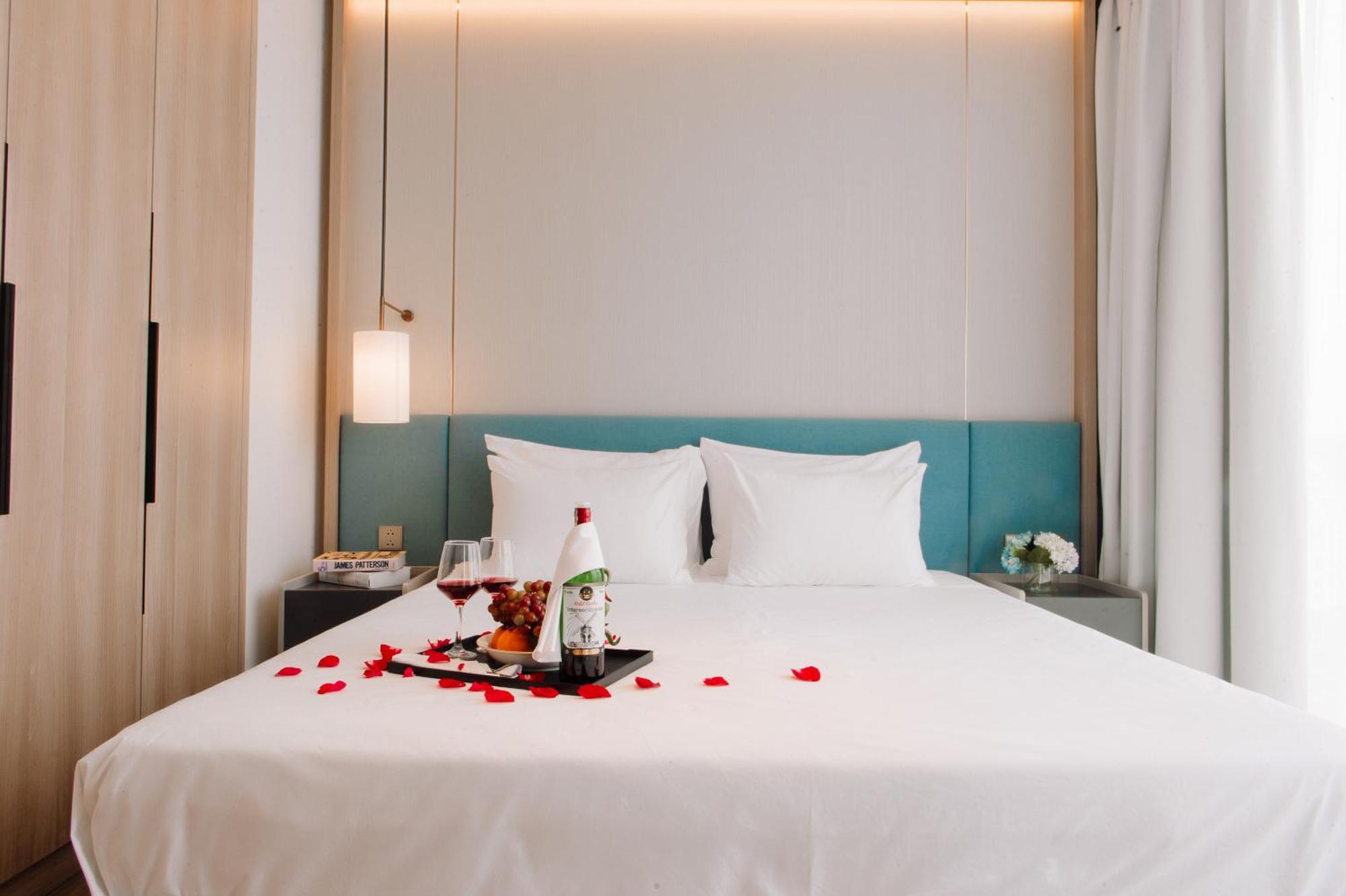A La Carte Ha Long Apartment By The Beach Esterno foto