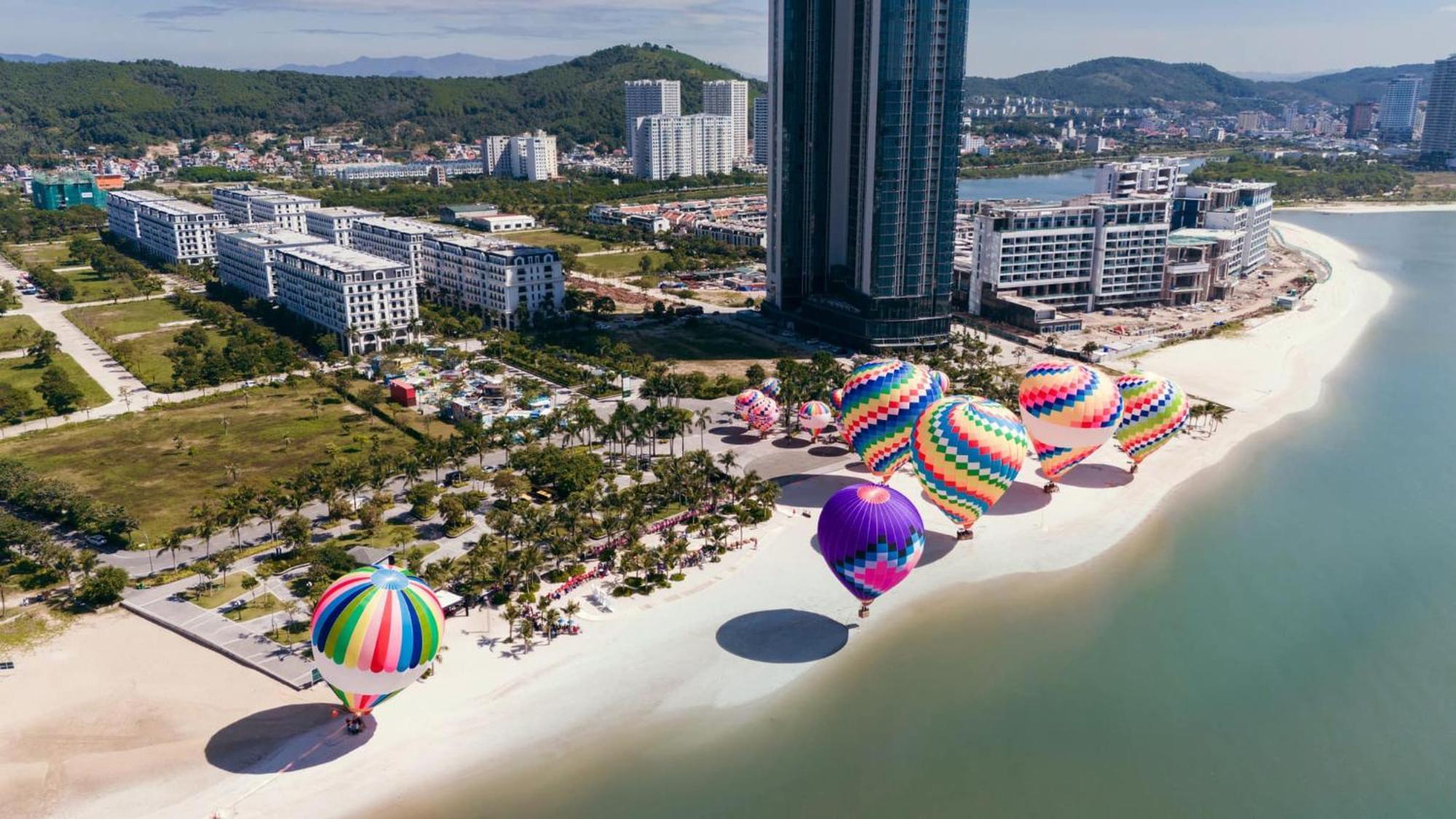 A La Carte Ha Long Apartment By The Beach Esterno foto